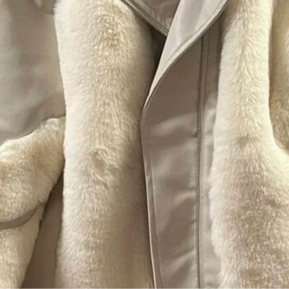 New (LIMITED QTY) Cozy Contrast Zip-Up Fuzzy Coat - Picture 8 of 8